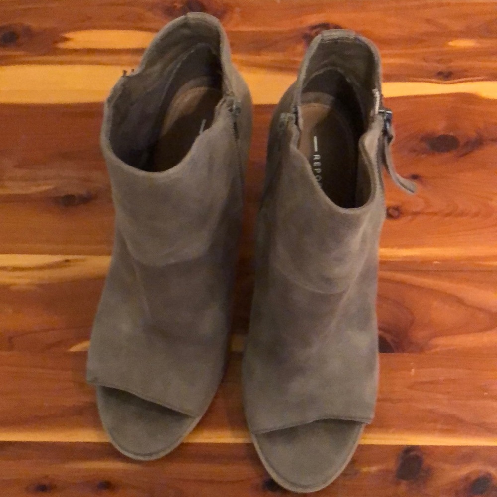 Tan Bootie 9.5 By Report Side Sip Euc - image 2